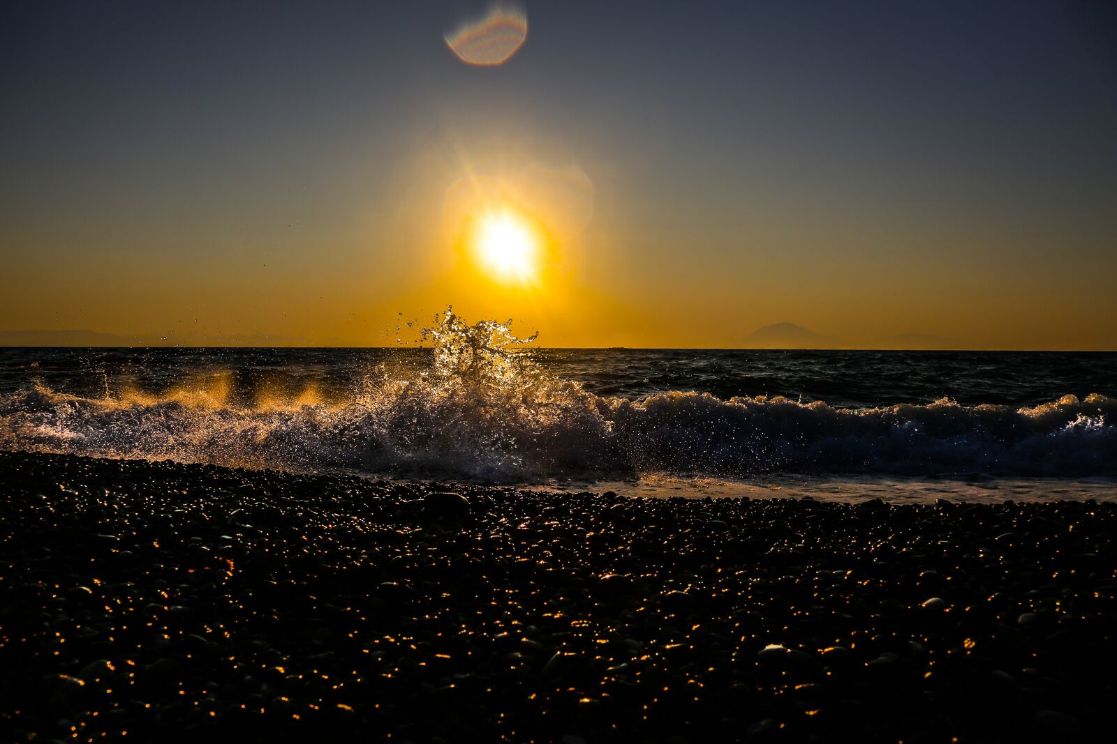 Canon EF 24-105mm F4L IS USM sample photo. Sunset, sea, horizon photography