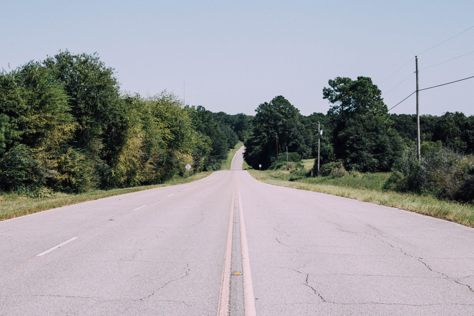 Canon EOS 6D sample photo. Hills, road, street photography