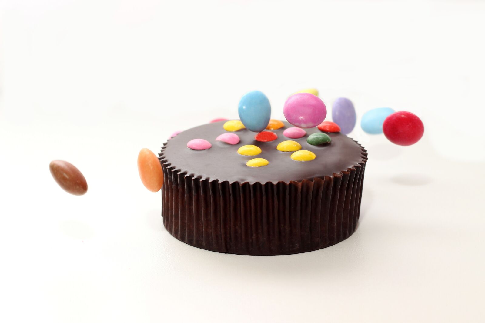 Canon EOS 600D (Rebel EOS T3i / EOS Kiss X5) sample photo. Cake, round, biscuit photography