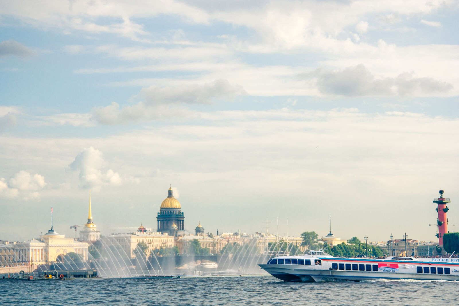 Canon EF-S 17-85mm F4-5.6 IS USM sample photo. Architectural, beautiful, boat, city photography