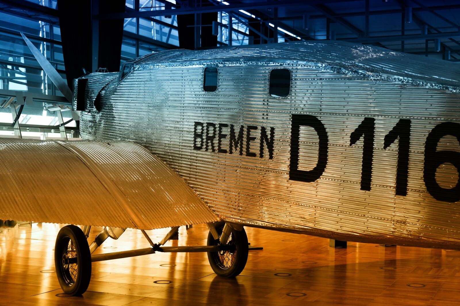 Fujifilm X-T2 sample photo. Bremen, junkers, w 33 photography