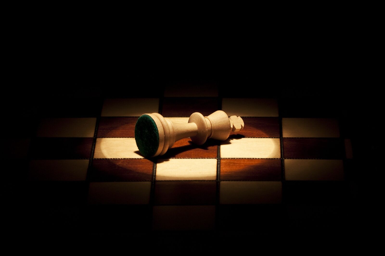 Canon EOS 500D (EOS Rebel T1i / EOS Kiss X3) sample photo. Chess, still life, checkerboard photography