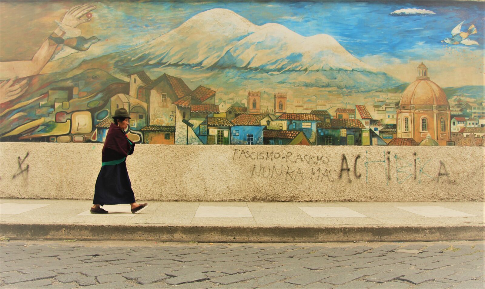 Canon EOS 60D sample photo. Ecuador, road, travel photography