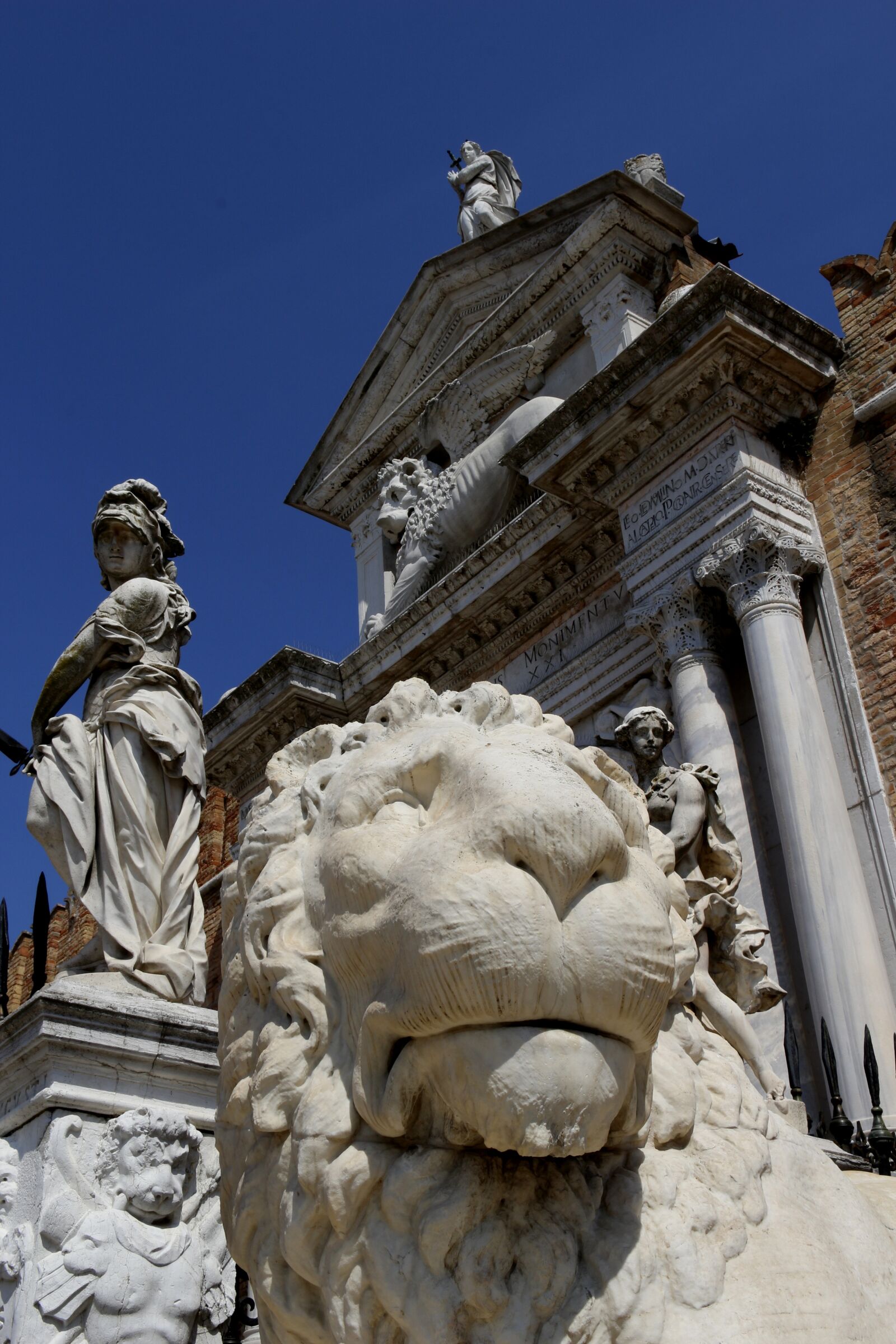 Canon EOS 100D (EOS Rebel SL1 / EOS Kiss X7) sample photo. Venice, italy, blue photography