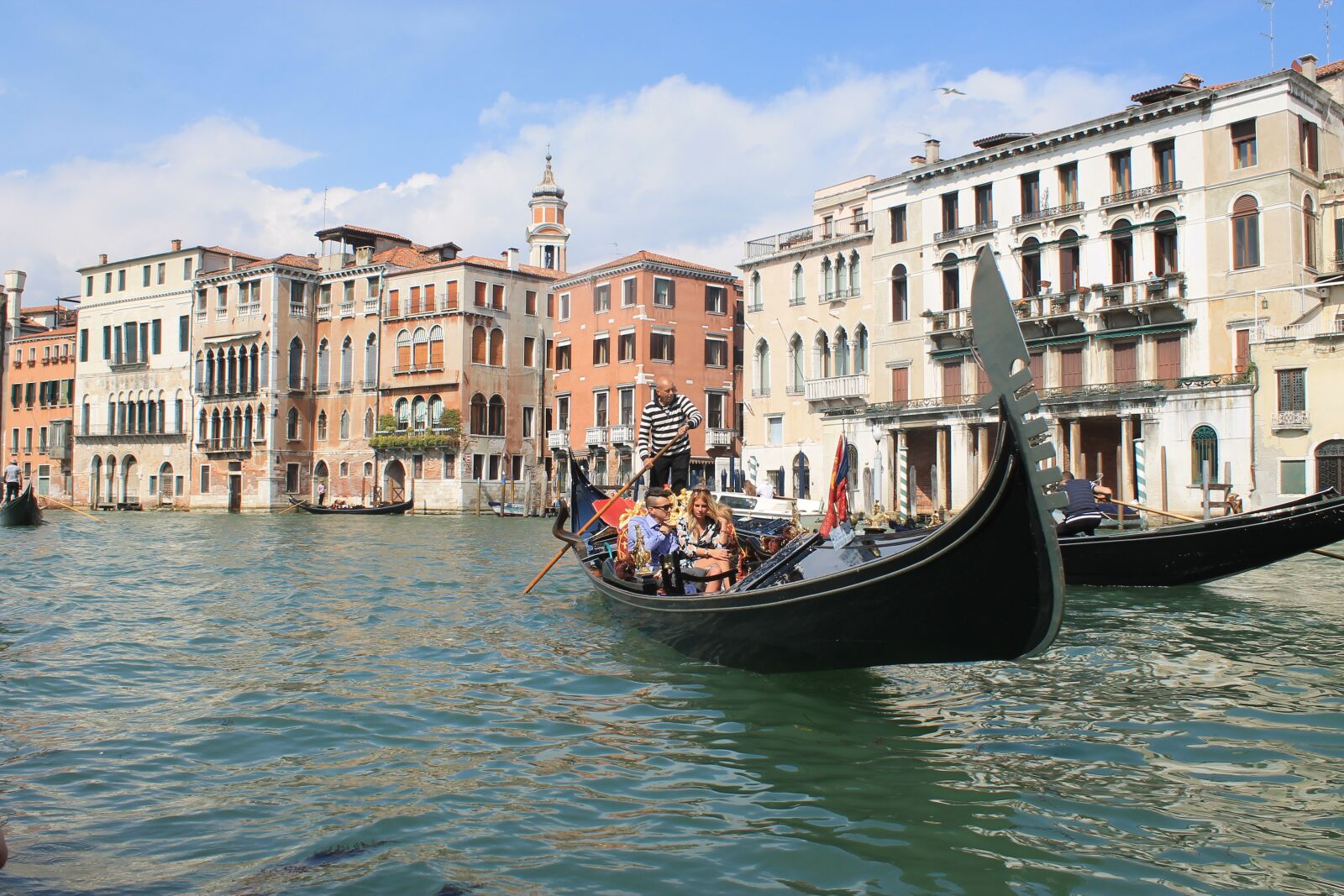 Canon EOS 1100D (EOS Rebel T3 / EOS Kiss X50) sample photo. Gondola, venice, italy photography