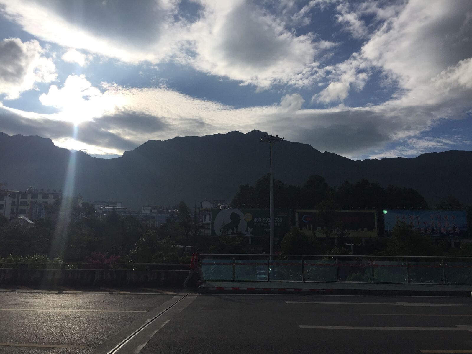 iPhone 6 Plus back camera 4.15mm f/2.2 sample photo. 玉龙, 雪山, 酒店 photography