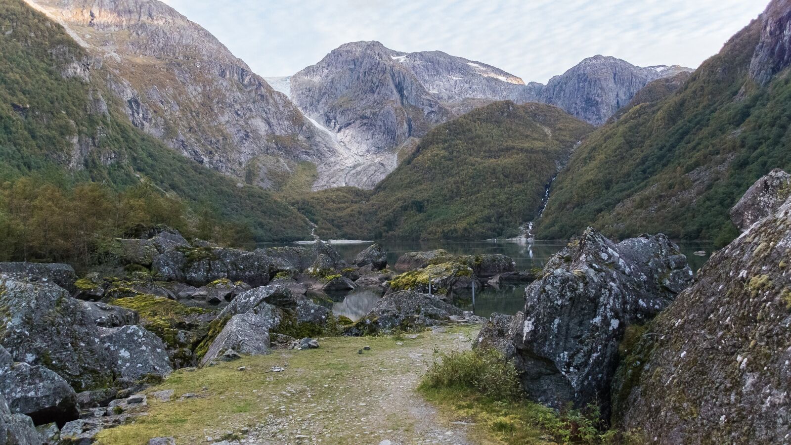 Canon EOS 760D (EOS Rebel T6s / EOS 8000D) sample photo. Norway, lake, landscape photography