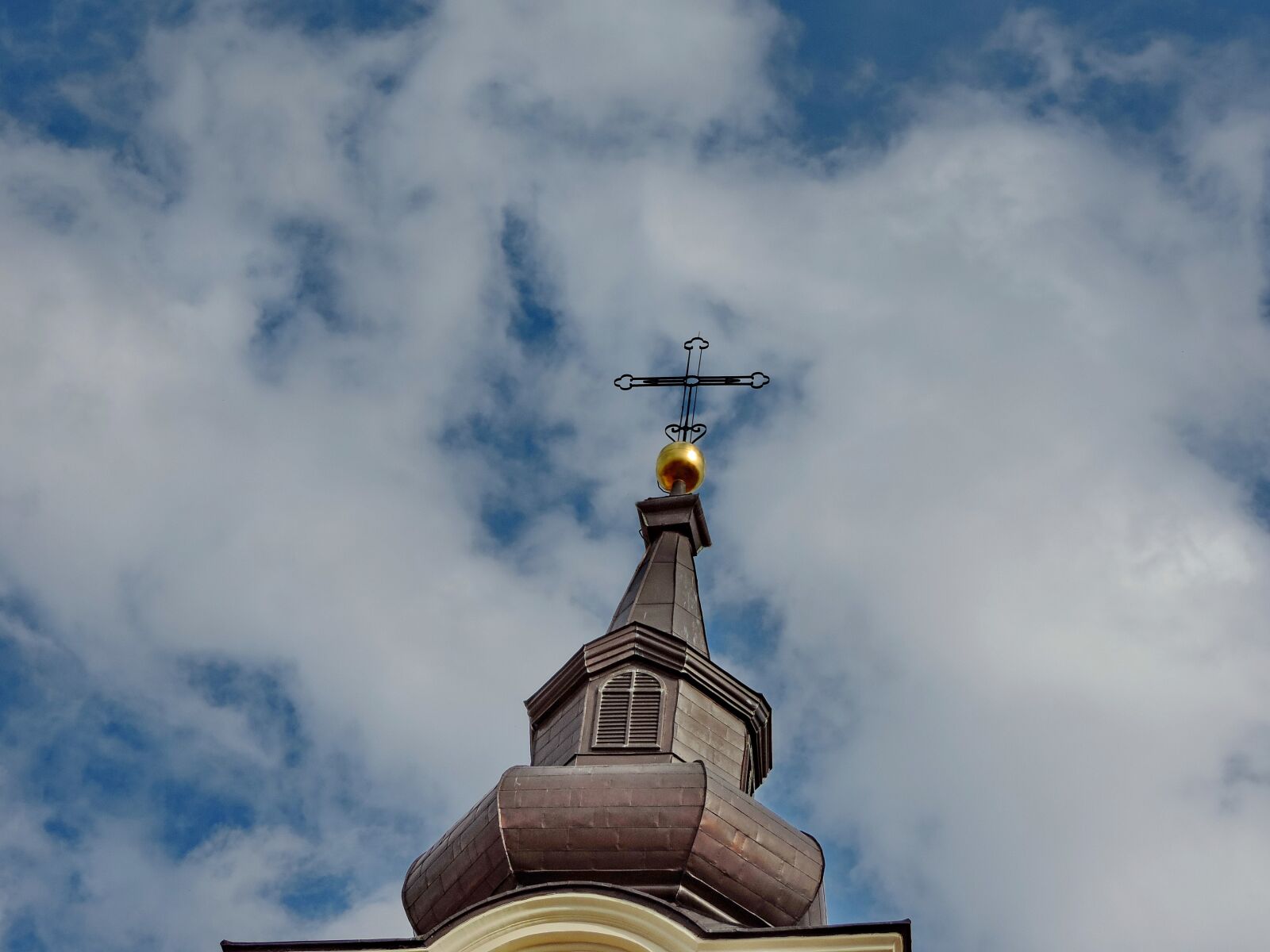 Nikon Coolpix P520 sample photo. Architectural style, blue sky photography