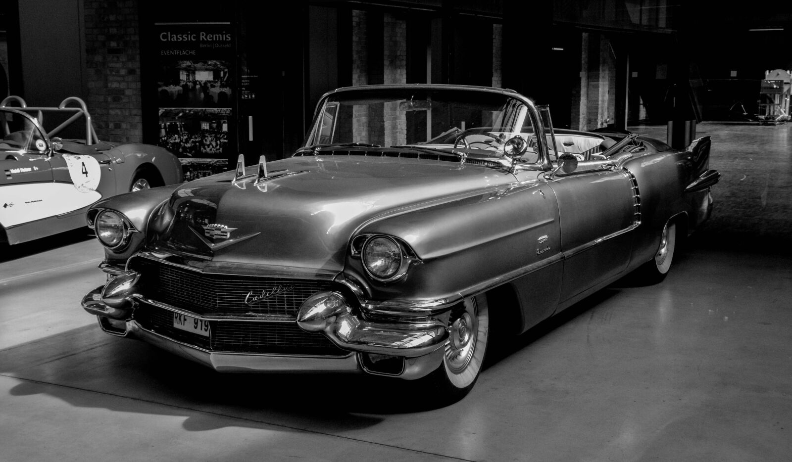 Pentax K-50 sample photo. Vehicle, auto, cadillac photography