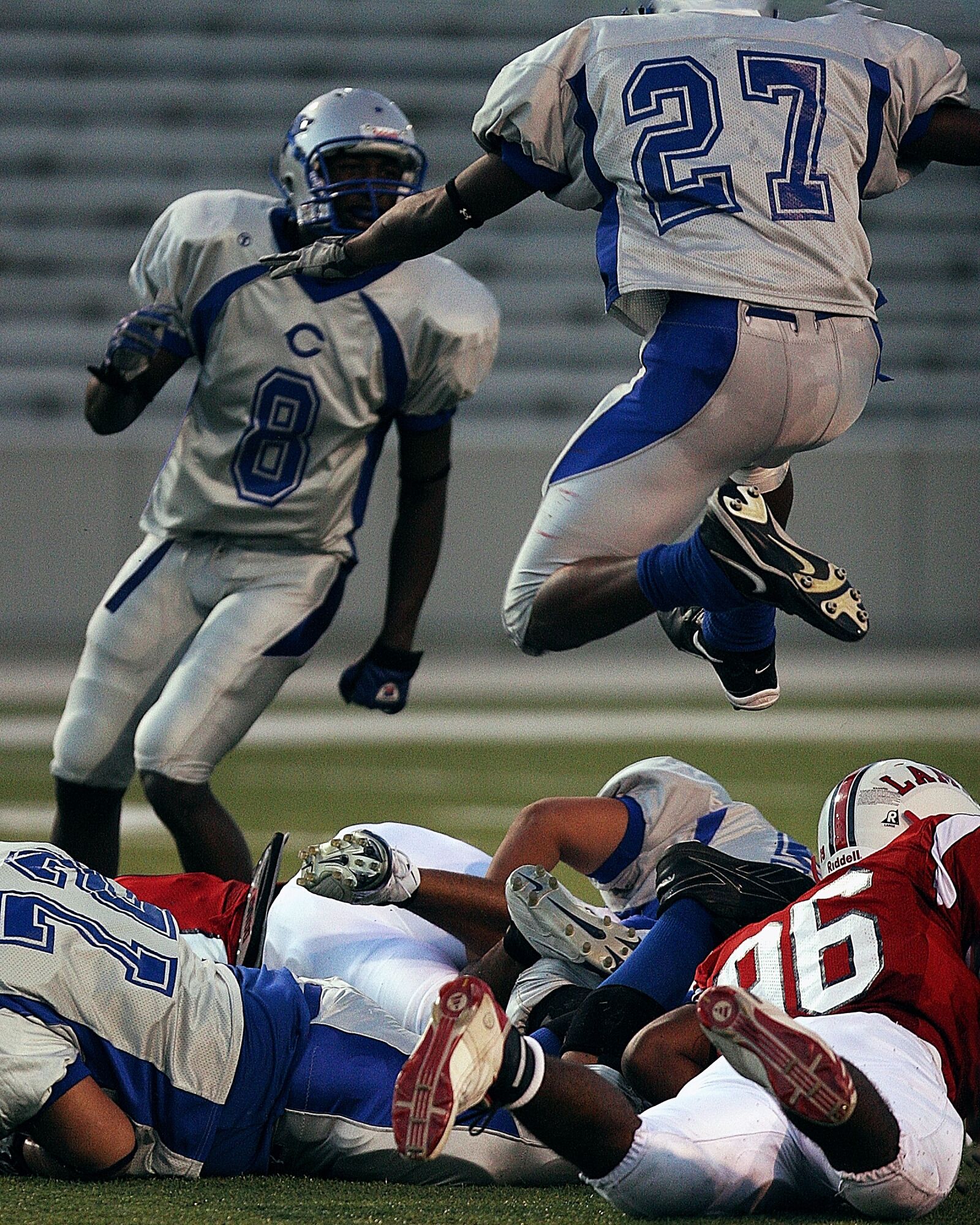Canon EOS 20D sample photo. Football, players, competition photography