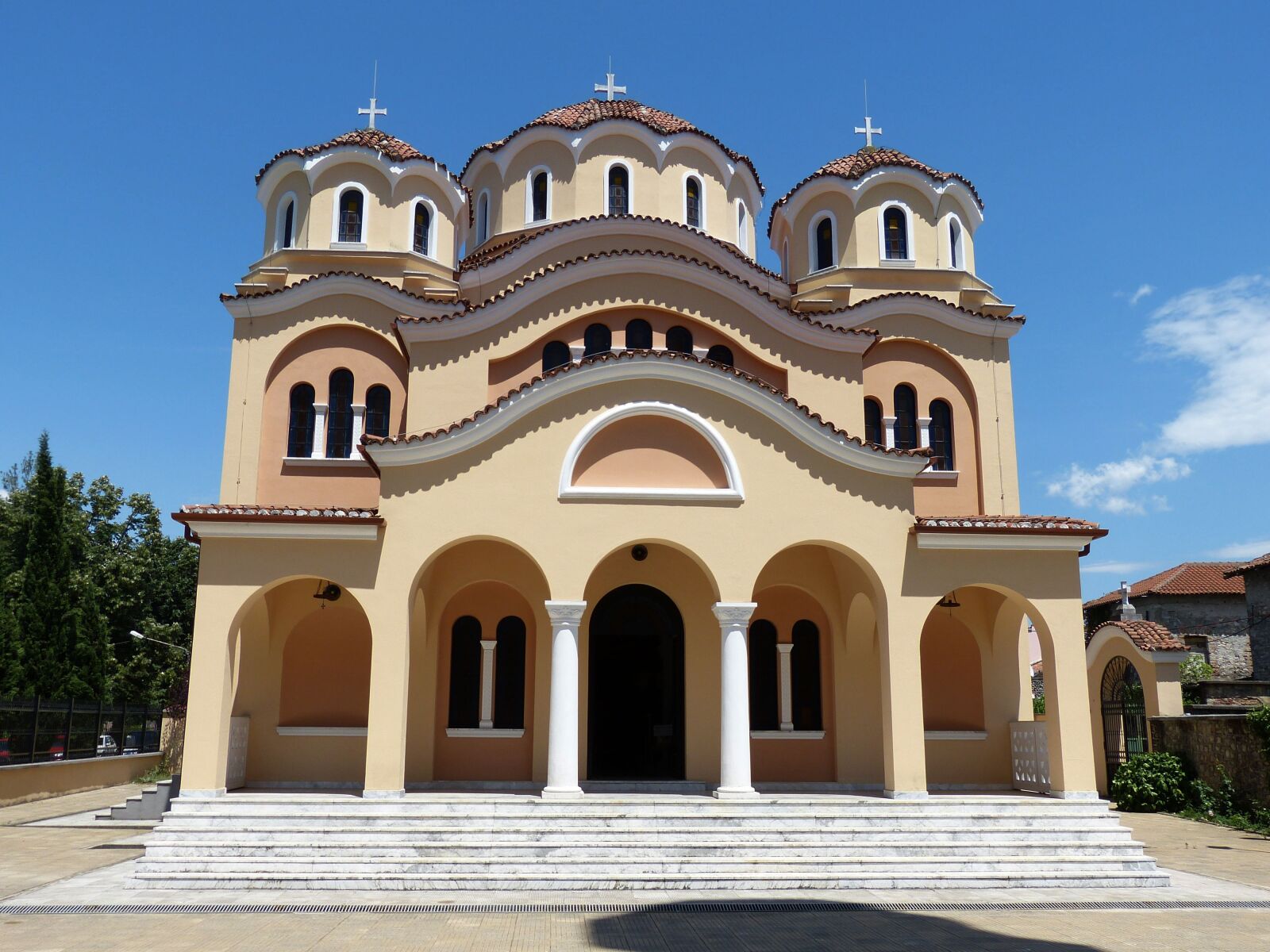 Panasonic Lumix DMC-FZ150 sample photo. Albania, skoder, church photography