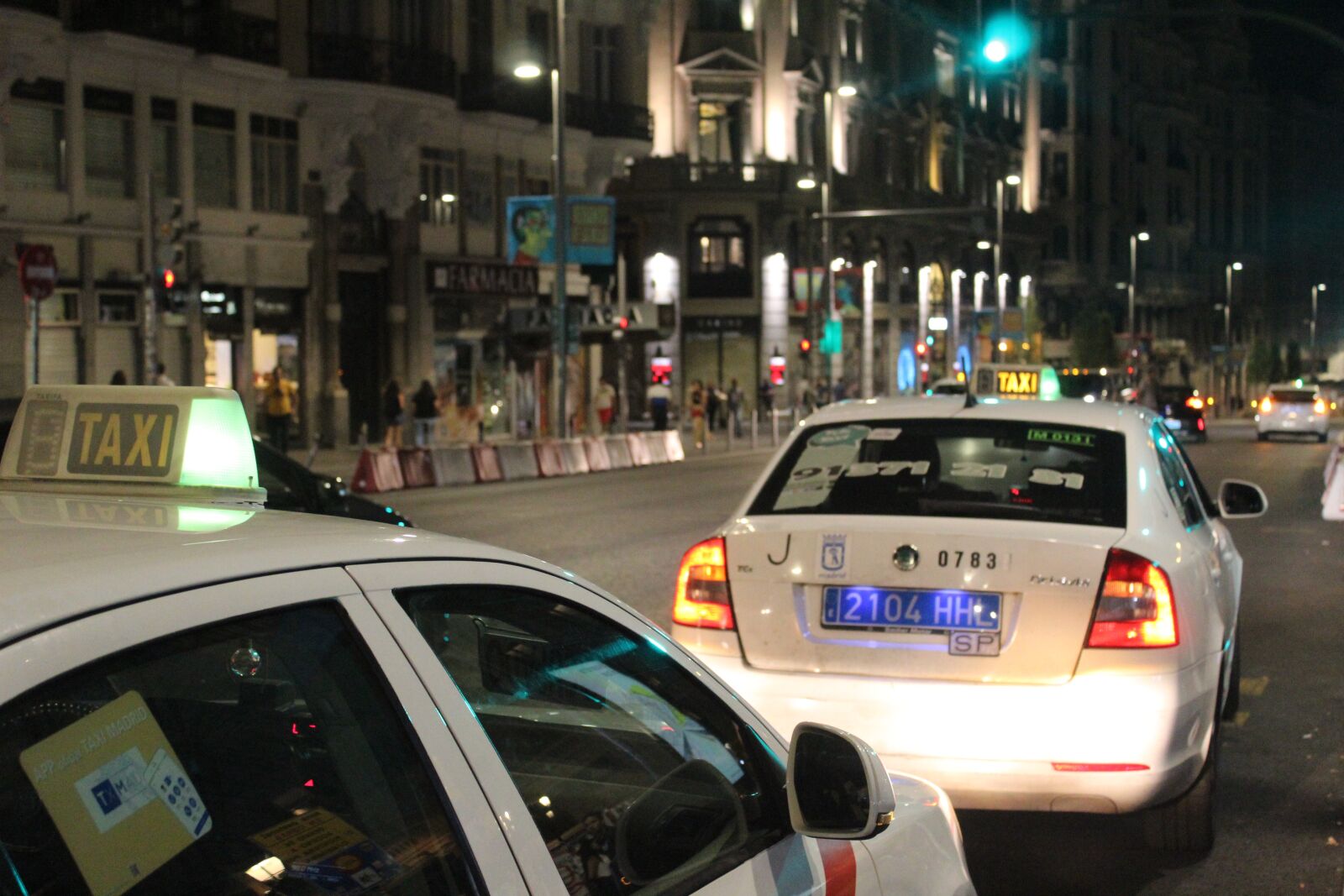 Canon EOS 4000D (EOS Rebel T100 / EOS 3000D) sample photo. Taxi, madrid, spain photography