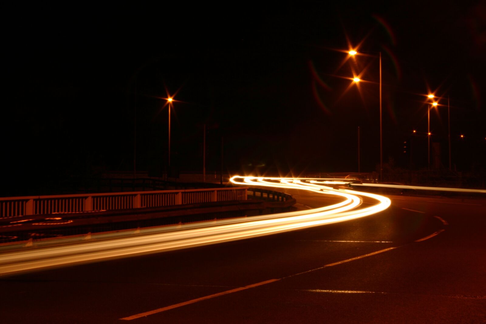 Canon EOS 300D (EOS Digital Rebel / EOS Kiss Digital) sample photo. Road, night, traffic photography