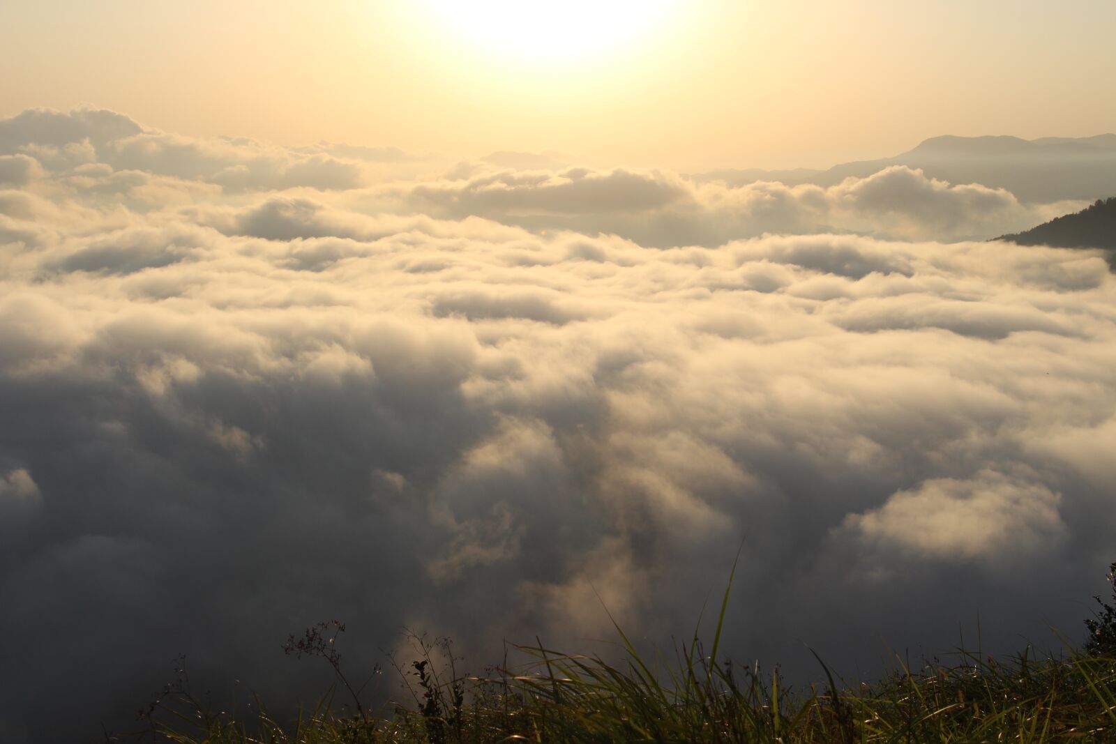 Canon EOS 700D (EOS Rebel T5i / EOS Kiss X7i) sample photo. Cloud, sky, cloud sea photography