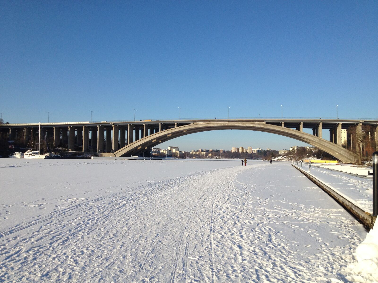 Apple iPhone 4S sample photo. Bridge, ice photography
