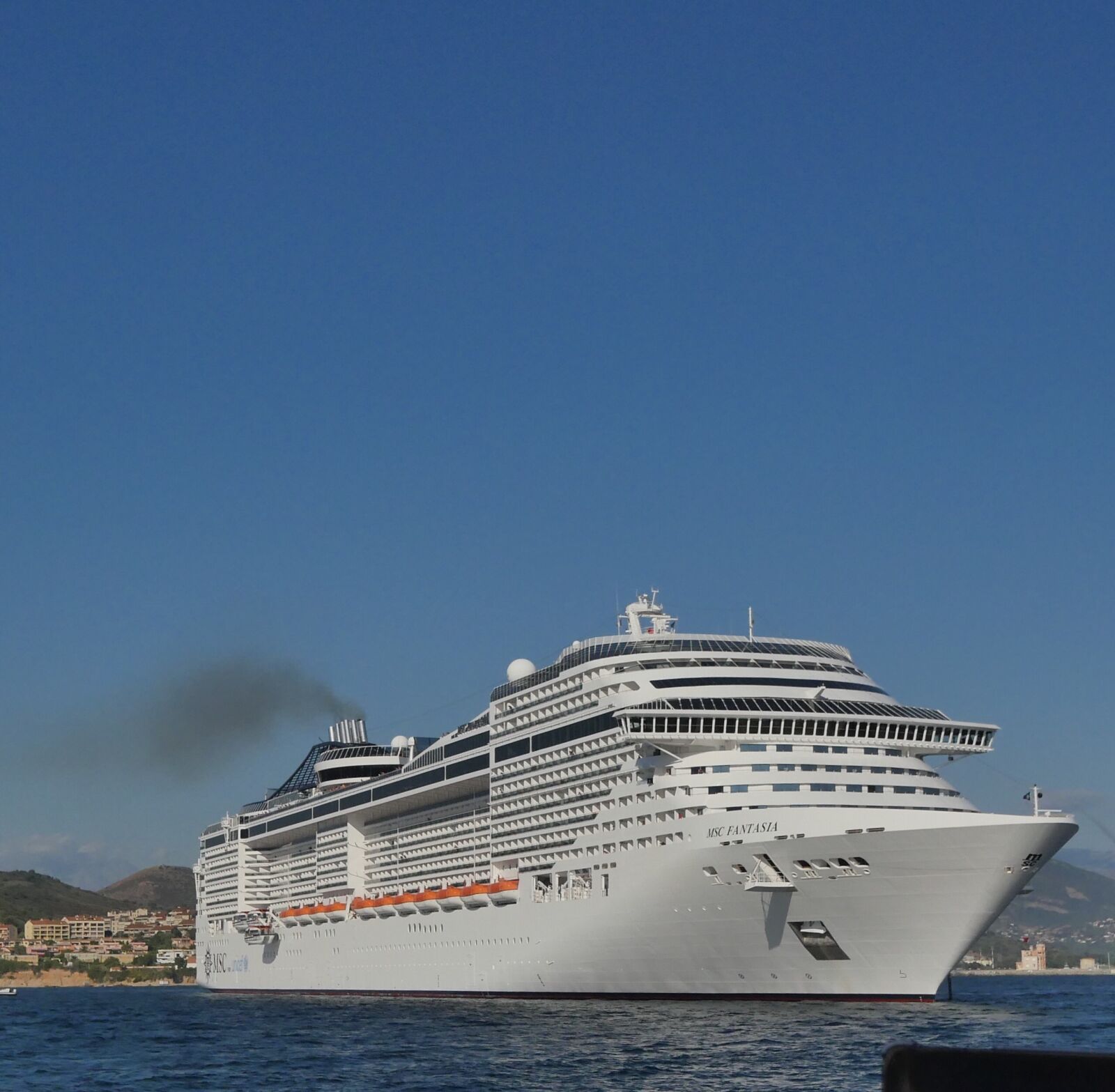 Panasonic Lumix DMC-GH4 sample photo. Boat, cruise, water photography