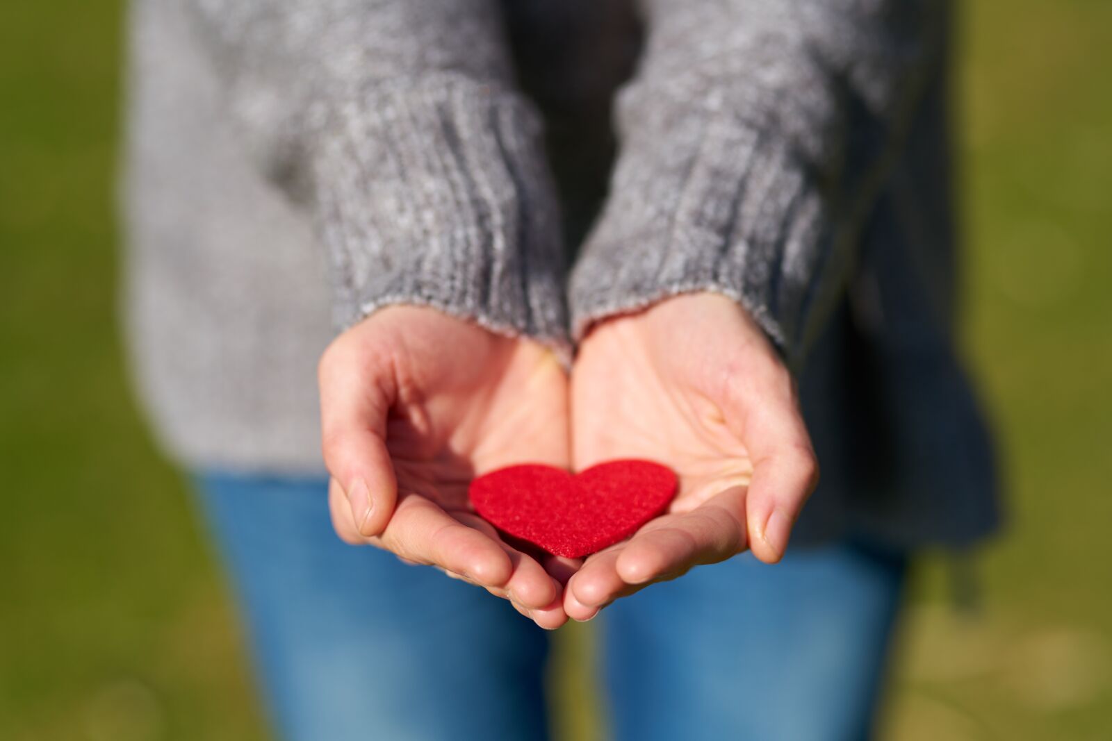 Sigma 85mm F1.4 DG HSM Art sample photo. Valentine's day, love, celebration photography