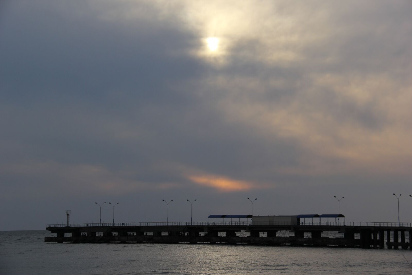 Canon EF-S 18-200mm F3.5-5.6 IS sample photo. Pier, sea, pierce photography