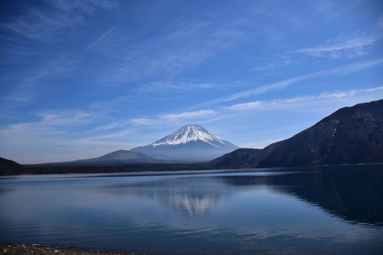 Nikon D5600 sample photo. Waters, mountain, lake photography