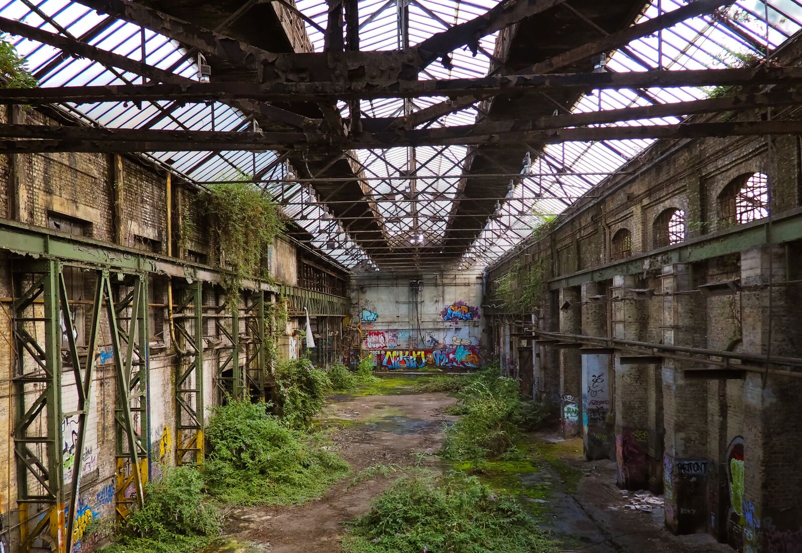 Olympus OM-D E-M10 sample photo. Lost places, rooms, abandoned photography