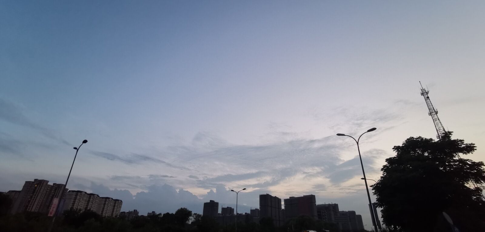 HUAWEI Mate 20 Pro sample photo. Cloud, at dusk, city photography