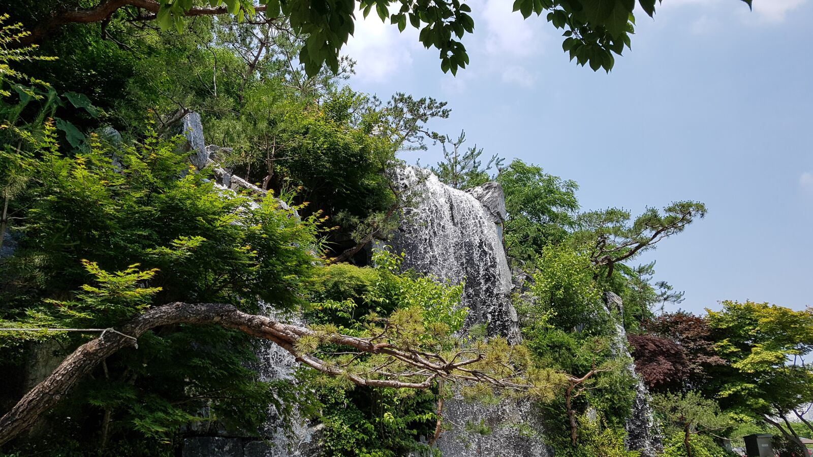 Samsung Galaxy S7 Edge sample photo. Artificial waterfall, cool, nature photography