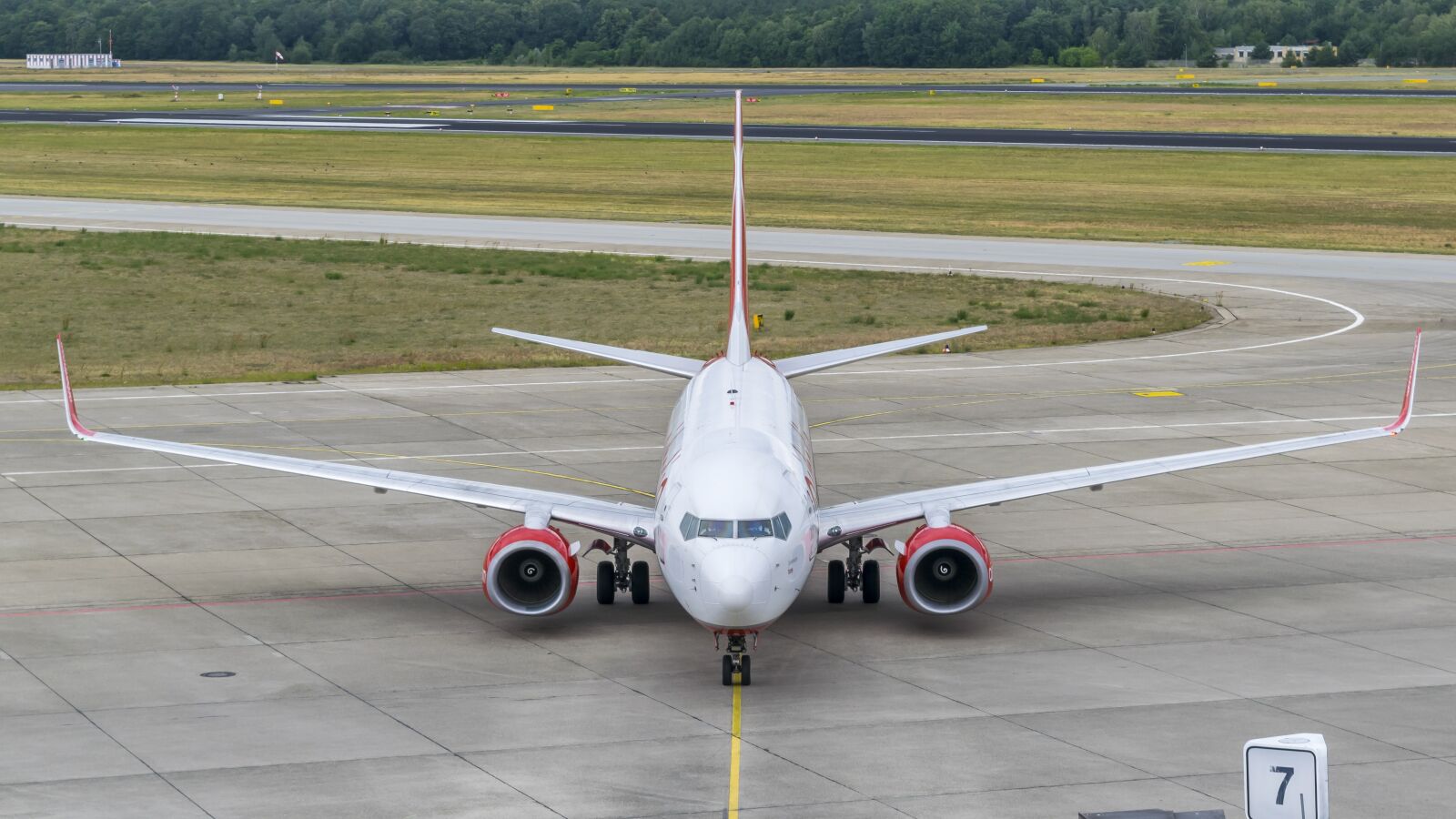Nikon D3300 sample photo. Boeing, airberlin, aircraft photography