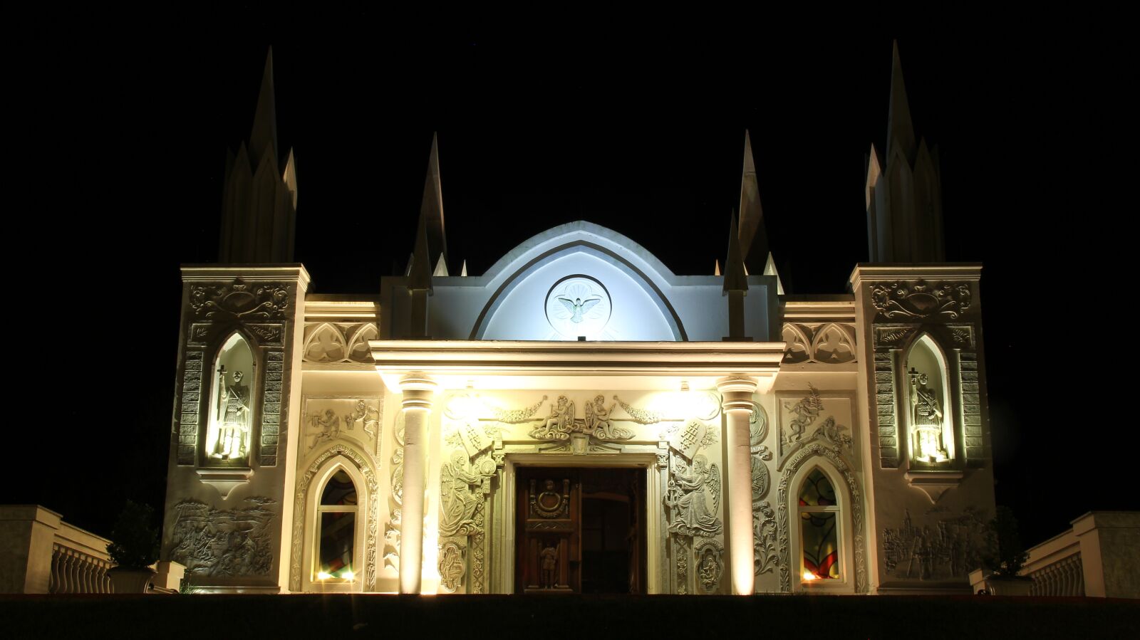 Canon EF-S 18-135mm F3.5-5.6 IS sample photo. Church, cathedral, brazil photography