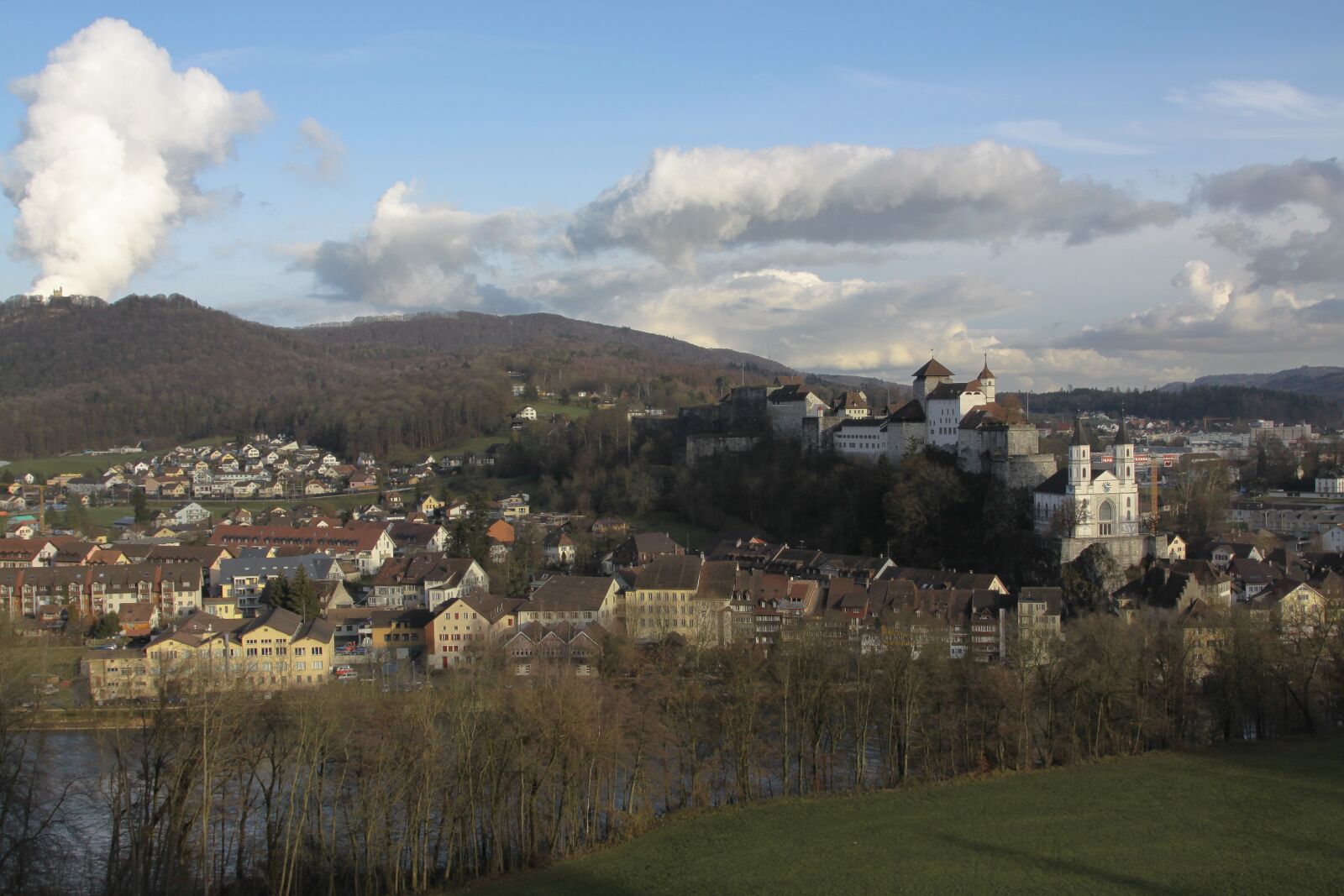 Canon EOS 50D sample photo. Aarburg, clouds, city photography