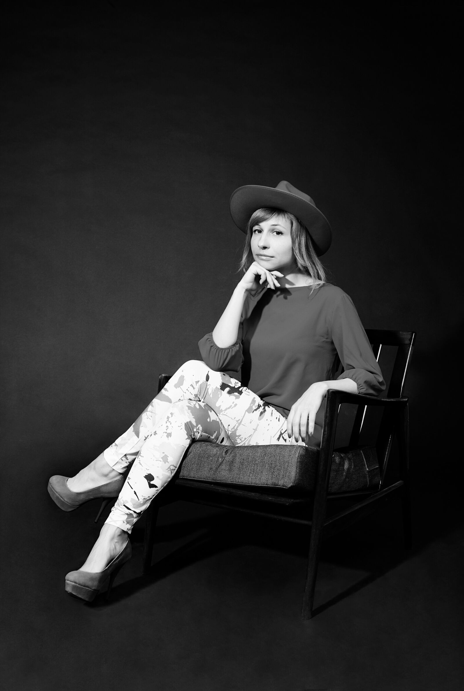 Canon EOS 5D Mark II sample photo. Portrait, monochrome, black-and-white photograph photography