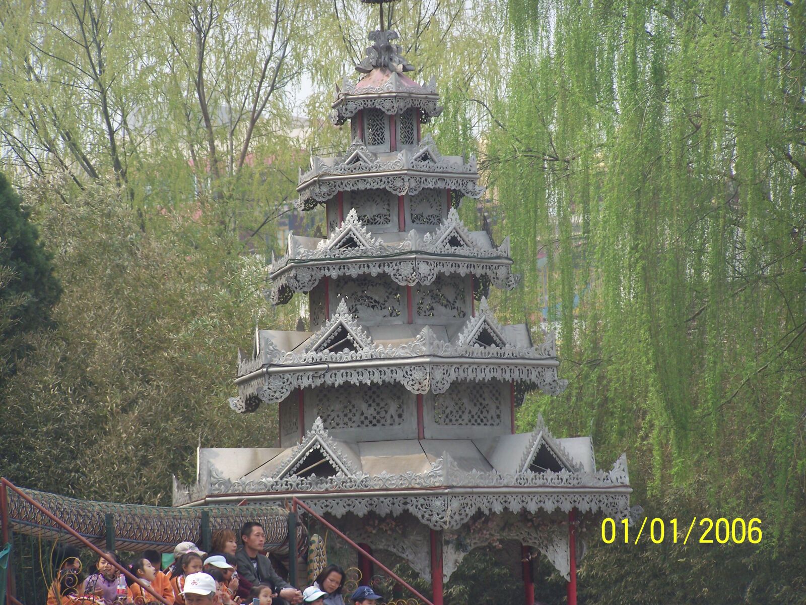 Kodak EASYSHARE Z710 ZOOM DIGITAL CAMERA sample photo. China, temple, park photography