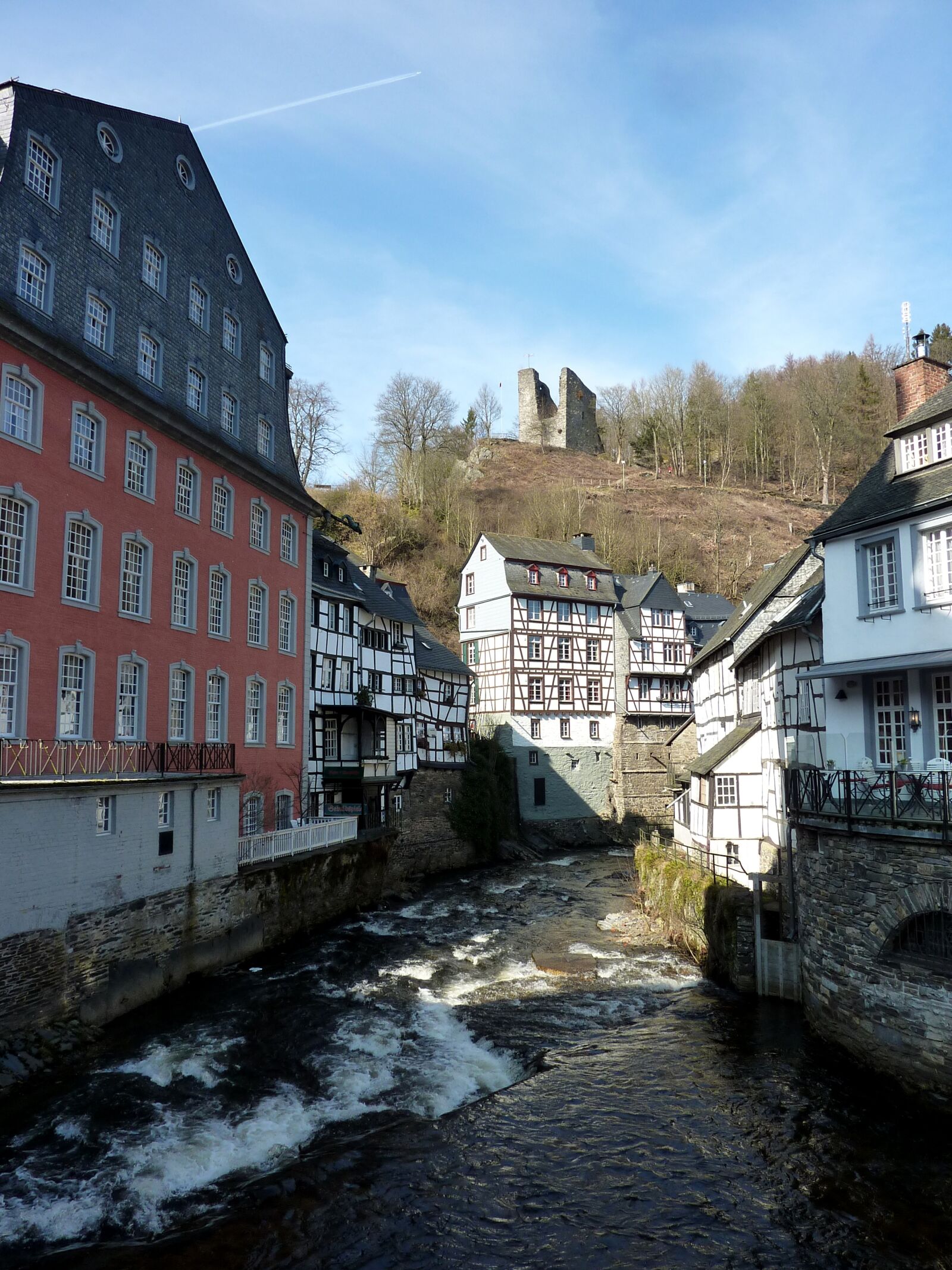 Panasonic DMC-TZ7 sample photo. Monschau, eifel, fachwerkhäuser photography