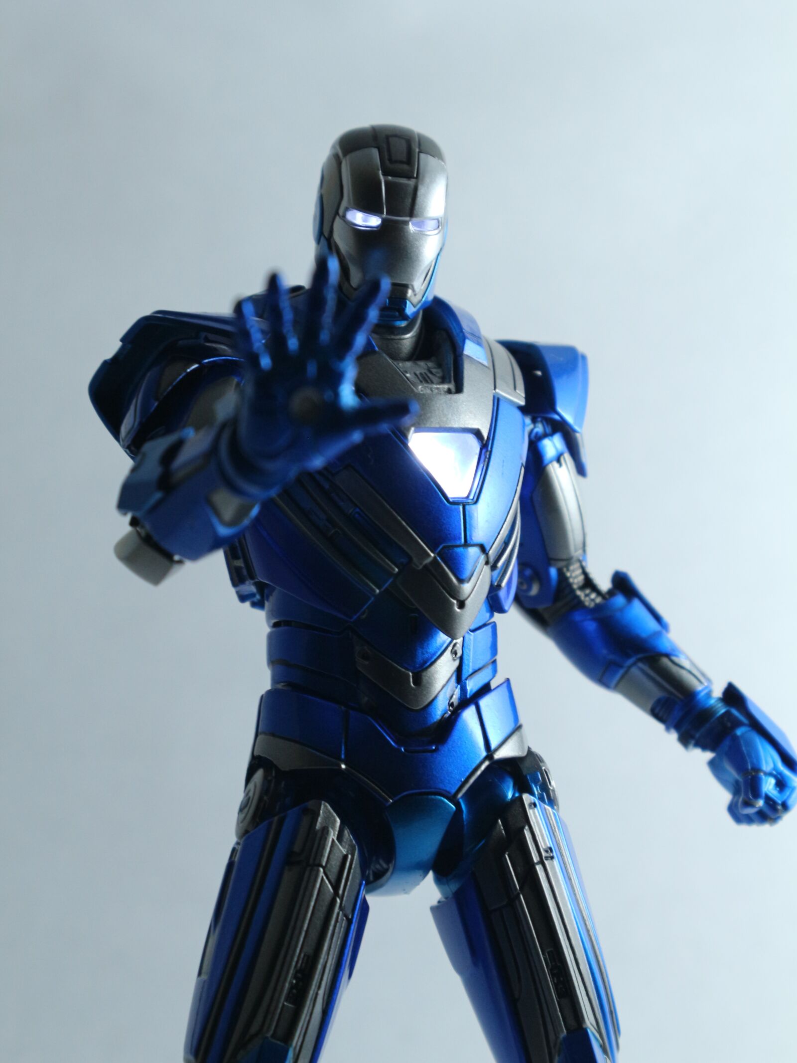 Canon EOS M10 sample photo. Bluesteel, marvel, comicave photography