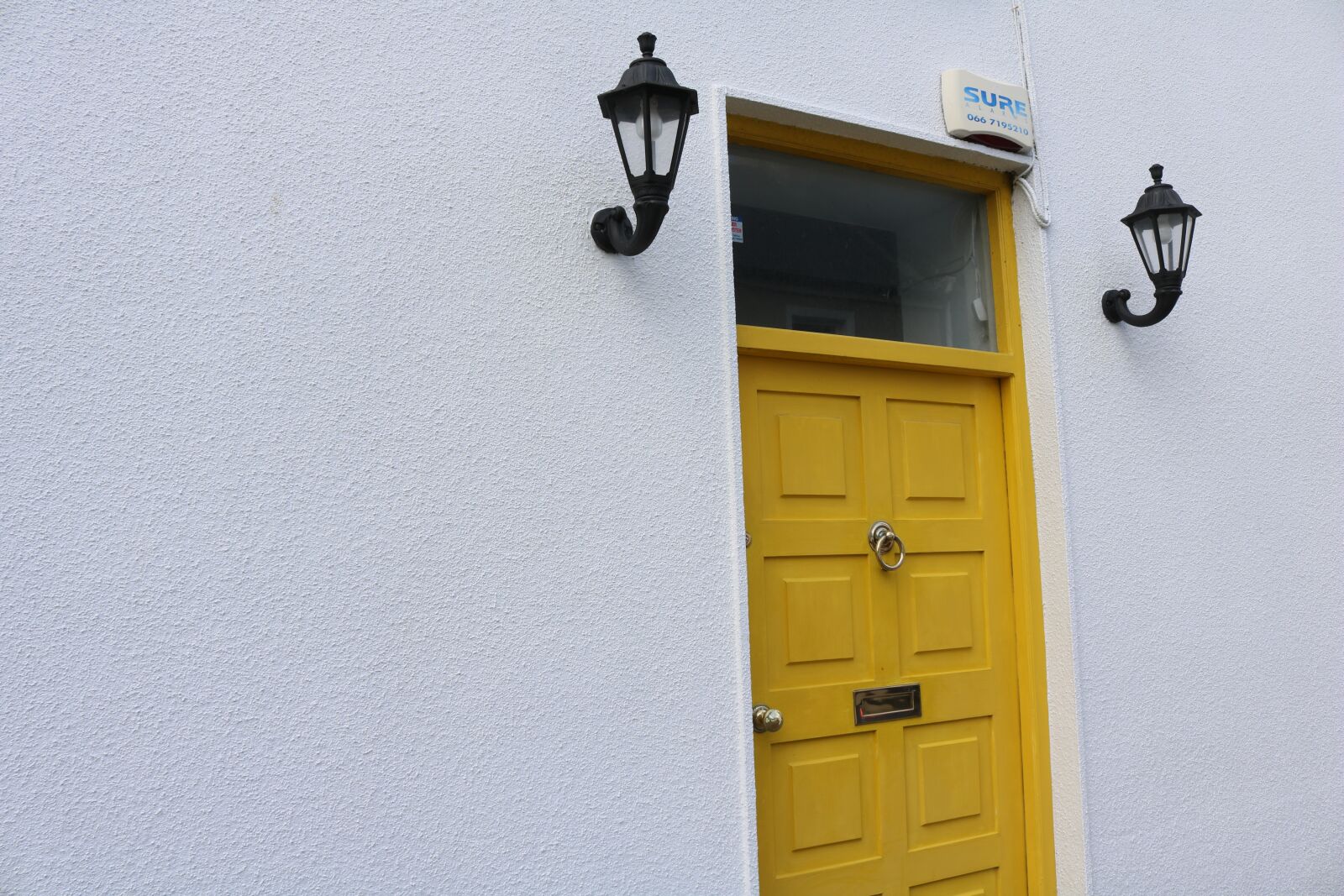 Canon EOS 750D (EOS Rebel T6i / EOS Kiss X8i) sample photo. Door, input, house entrance photography