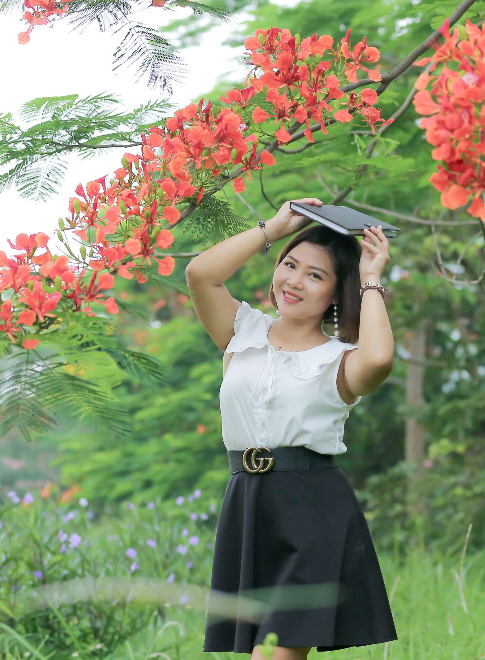 Canon EF 70-200mm F2.8L IS II USM sample photo. Flowers, phoenix flowers, girls photography