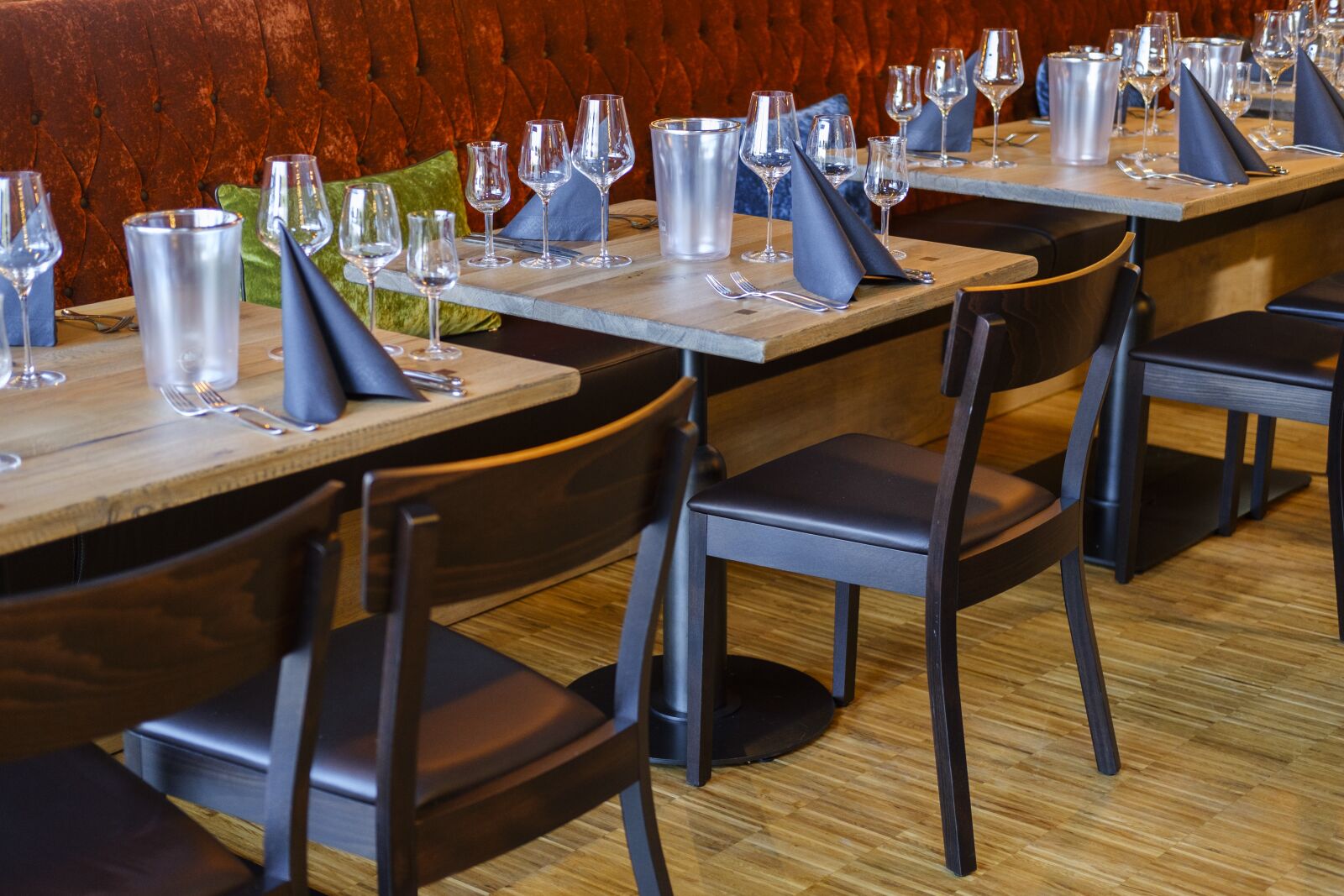 Fujifilm X-T2 + Fujifilm XF 35mm F2 R WR sample photo. Restaurant, gastronomy, table photography