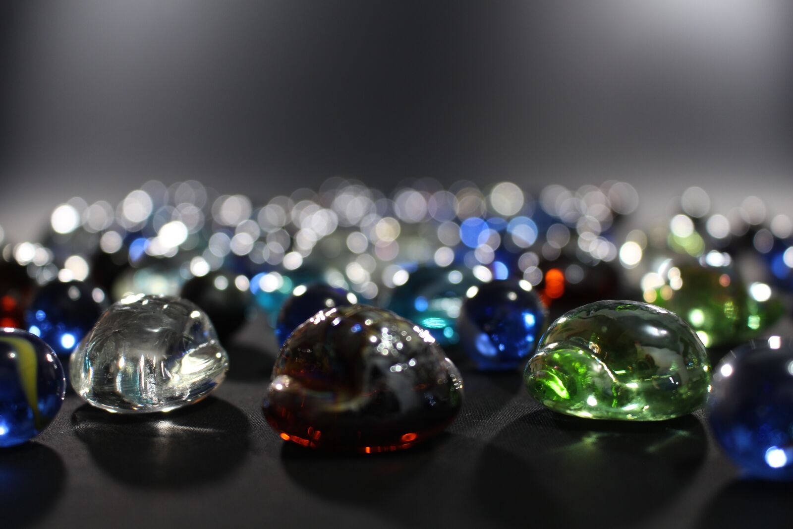 Canon EOS 700D (EOS Rebel T5i / EOS Kiss X7i) sample photo. Bright, rocks, flashes photography