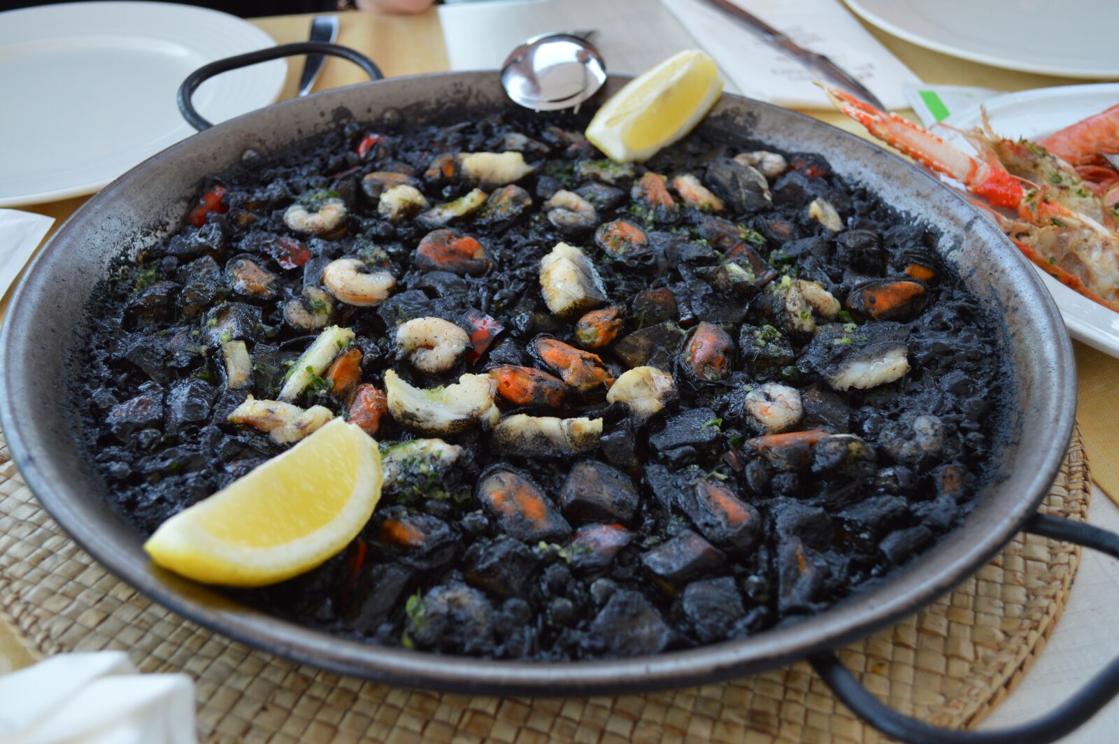 Nikon D3200 sample photo. Paella, spain, dish photography