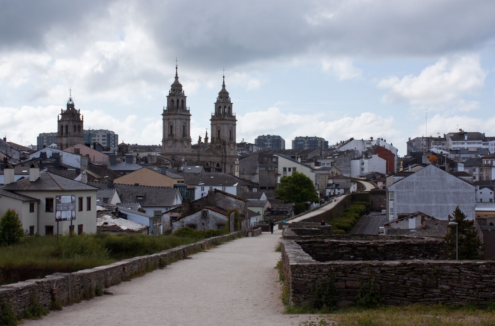 Canon EOS 450D (EOS Rebel XSi / EOS Kiss X2) sample photo. City wall, lugo, jakobsweg photography