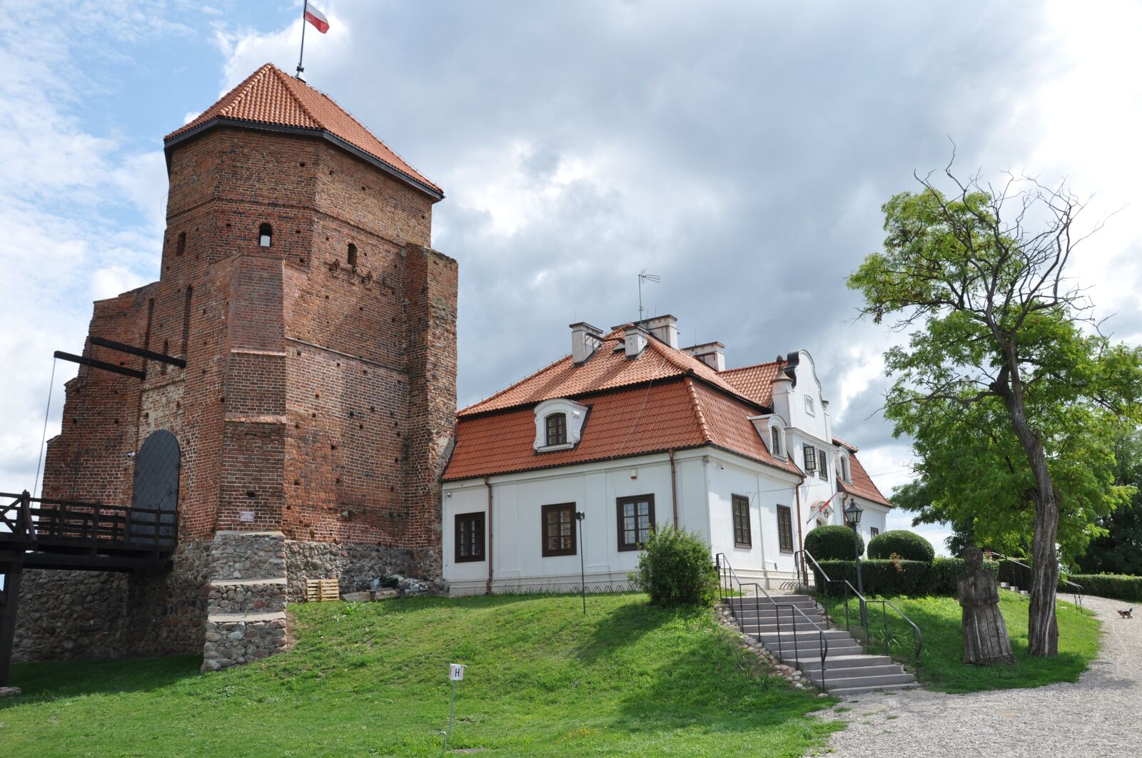 Nikon D5000 sample photo. Poland, liw, castle photography