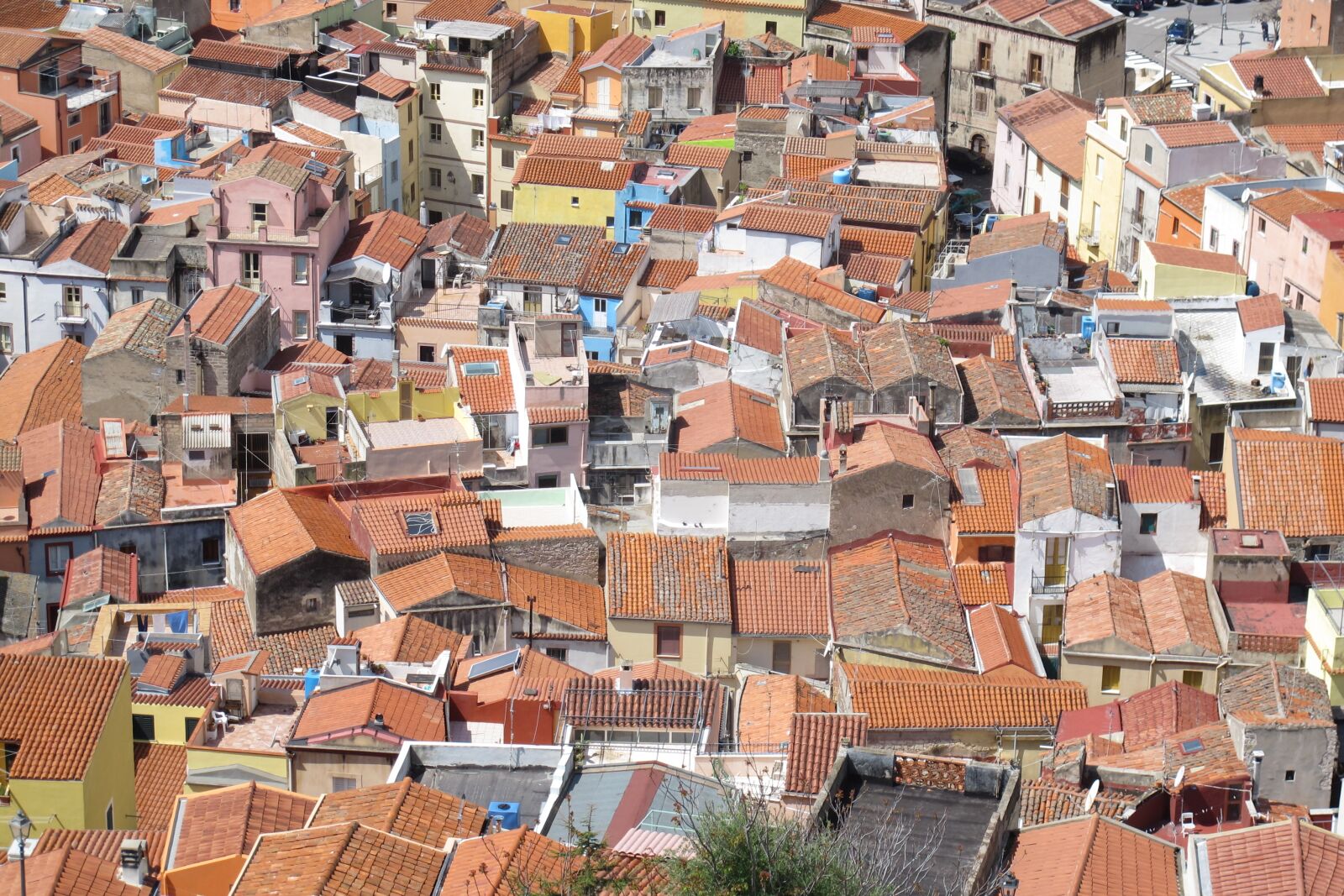 Canon PowerShot G12 sample photo. Houses, roofs, pierre photography