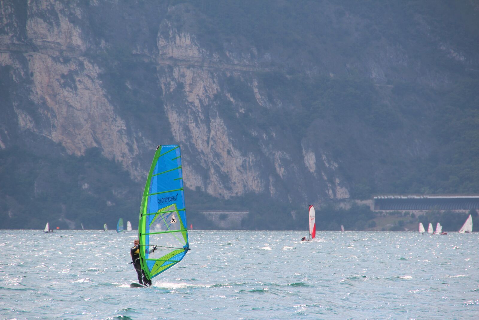 Canon EOS 600D (Rebel EOS T3i / EOS Kiss X5) sample photo. Garda, surfer, surf photography
