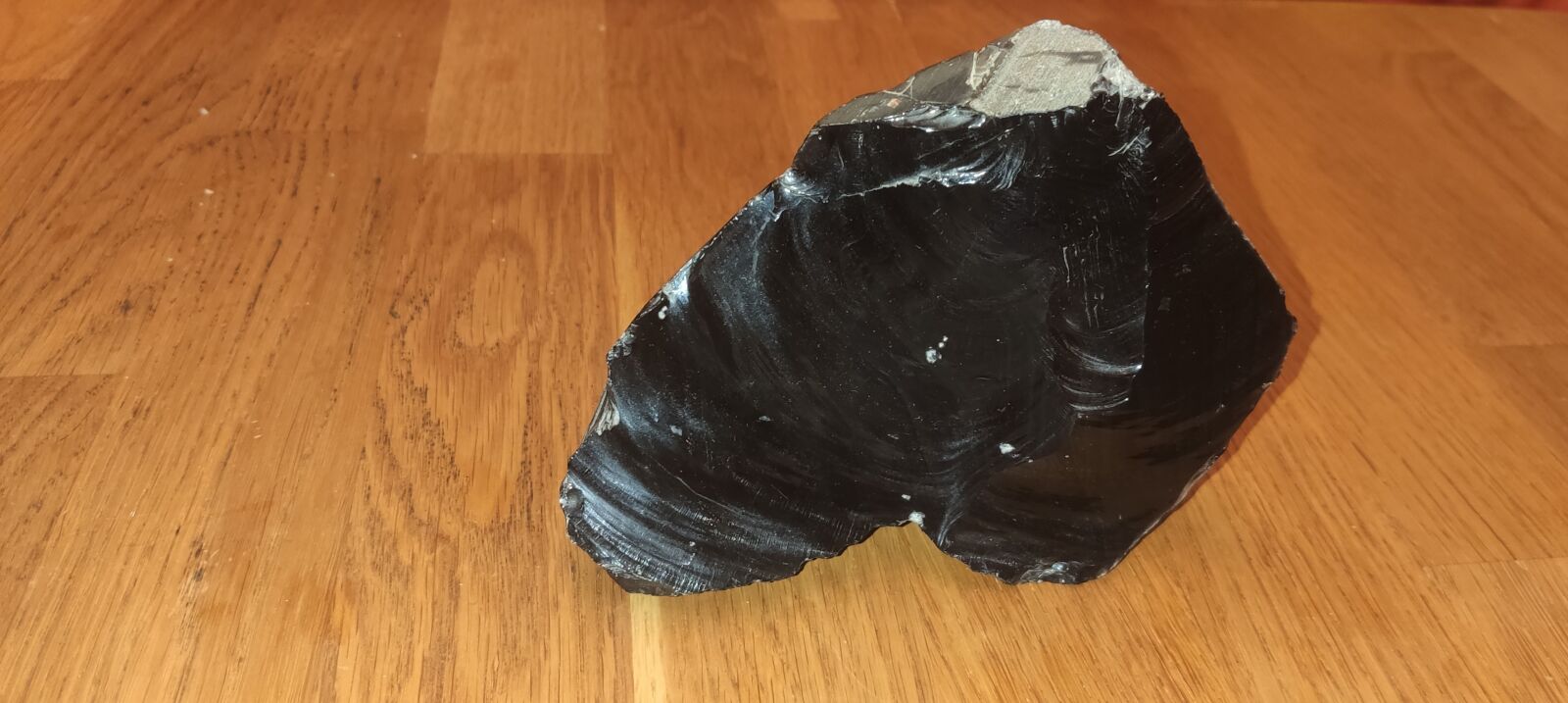 Xiaomi MI 9 sample photo. Obsidian, stone, lava photography