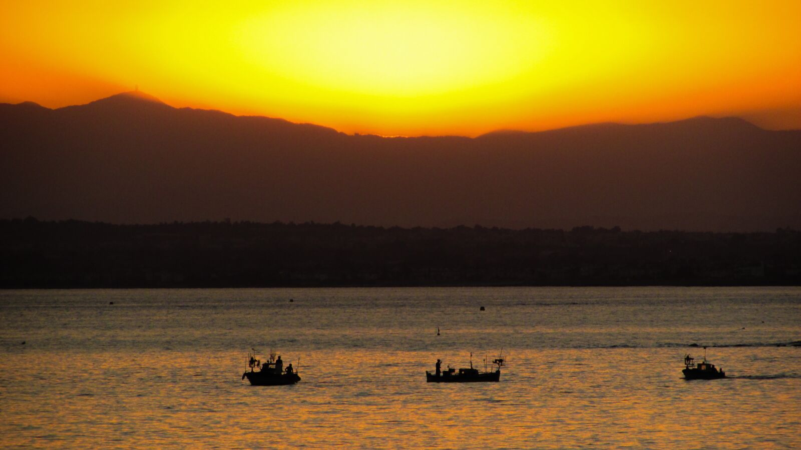 Canon PowerShot SX400 IS sample photo. Sunset, sea, boats photography