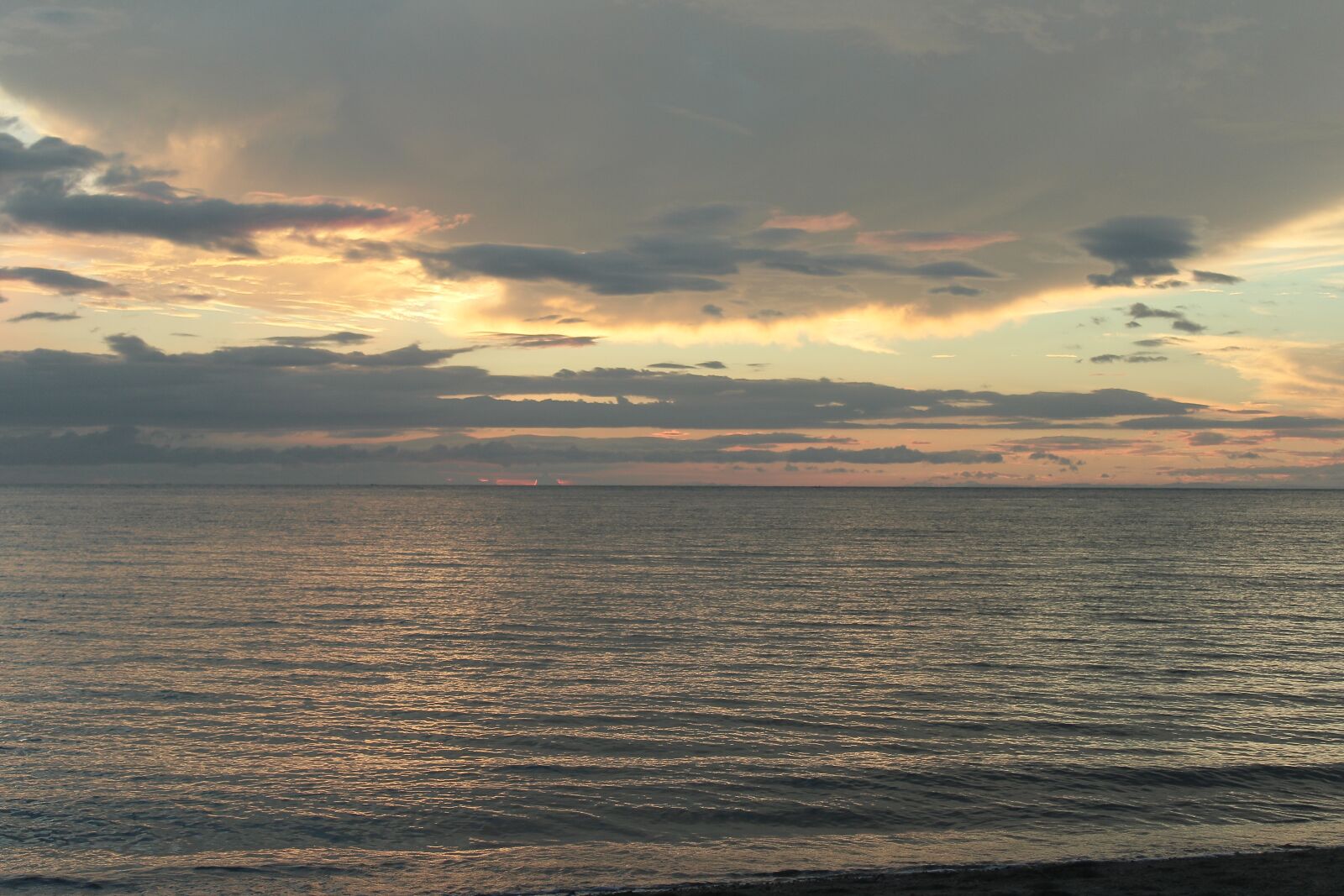 Canon EOS 1200D (EOS Rebel T5 / EOS Kiss X70 / EOS Hi) sample photo. Sky, sunrise, ocean photography