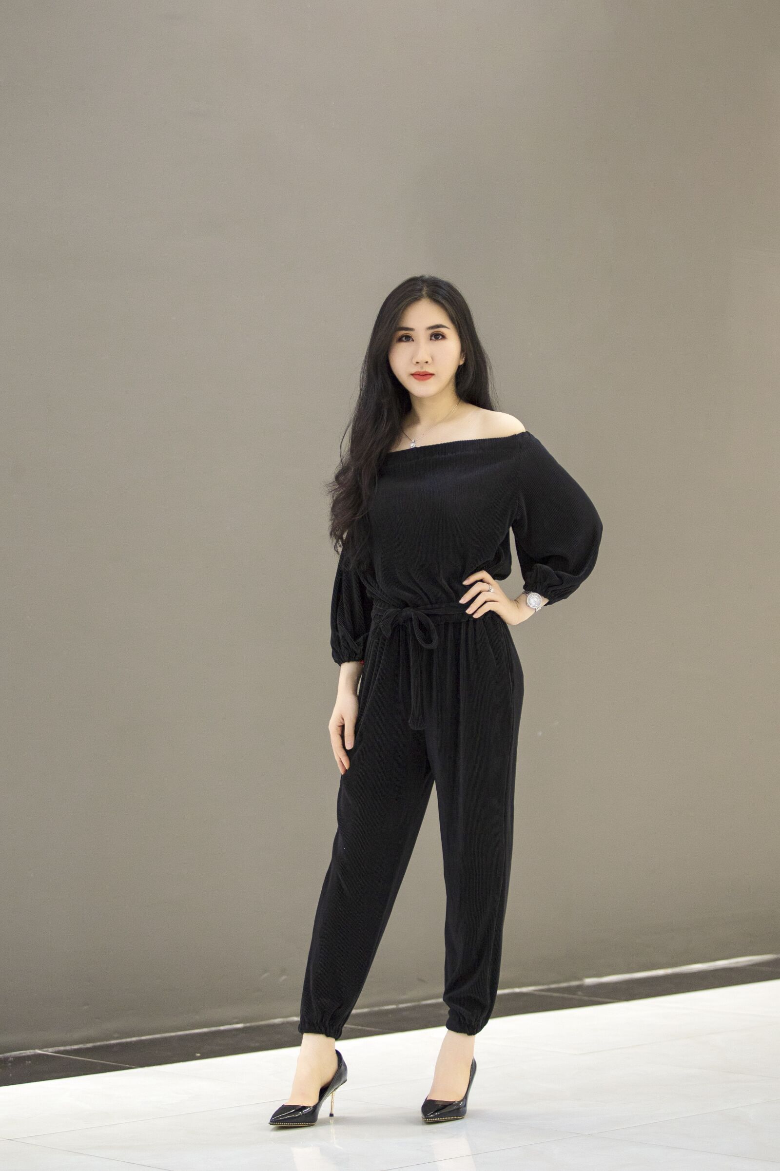 Canon EF 70-200mm F2.8L USM sample photo. Girl, fashion, woman photography