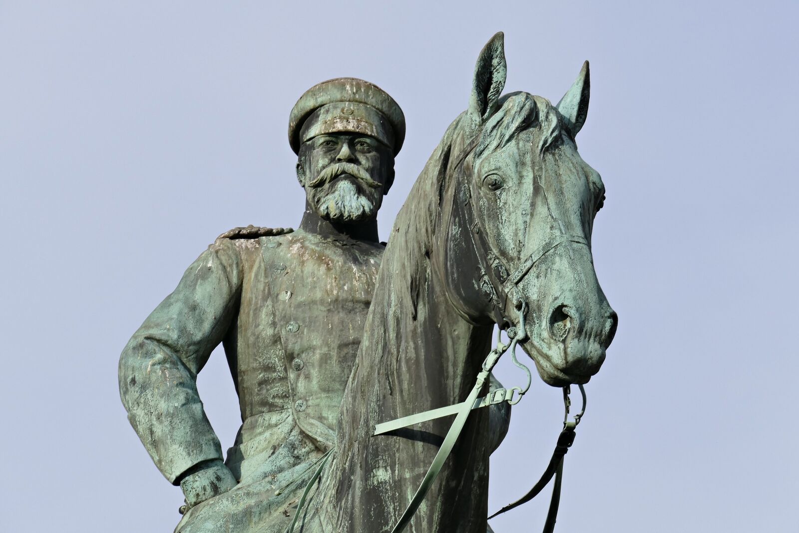 Panasonic Lumix DMC-FZ1000 sample photo. Statue, horse, reiter photography