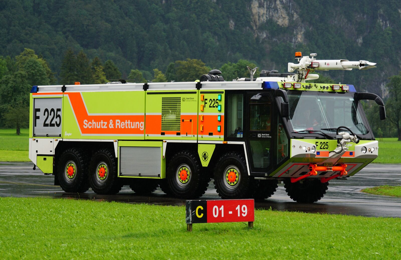 Sony ILCA-77M2 + Sony 70-400mm F4-5.6 G SSM sample photo. Fire, tank fire truck photography