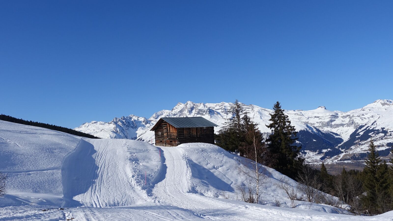 Sony Cyber-shot DSC-RX100 IV sample photo. Snow, mountains, graubünden photography