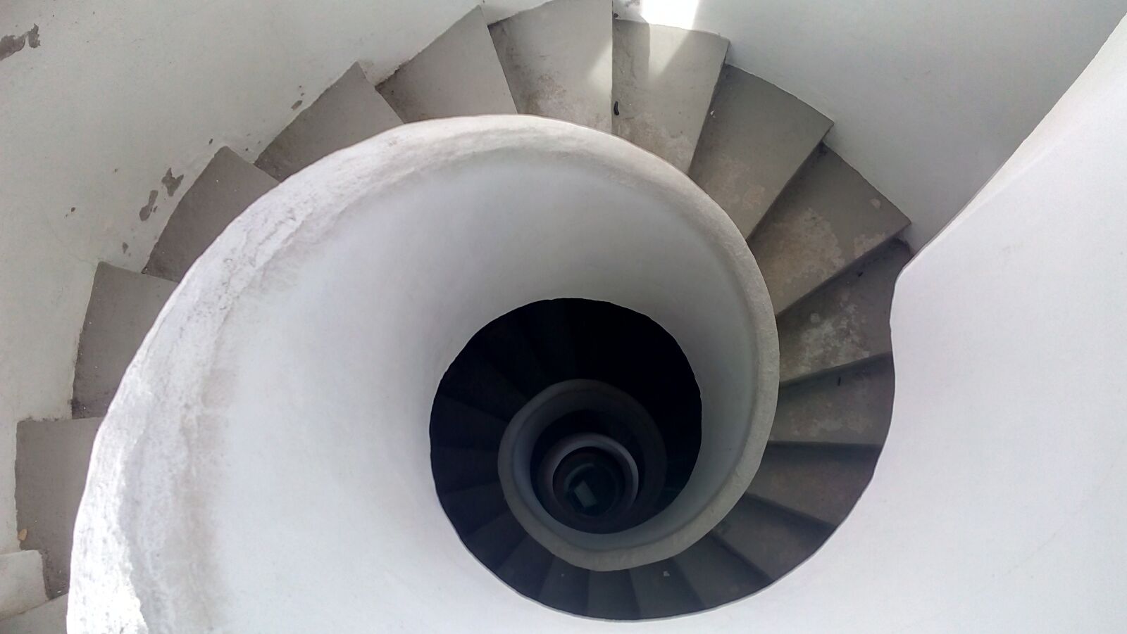 Lenovo P70-A sample photo. Stairs, thick, old photography